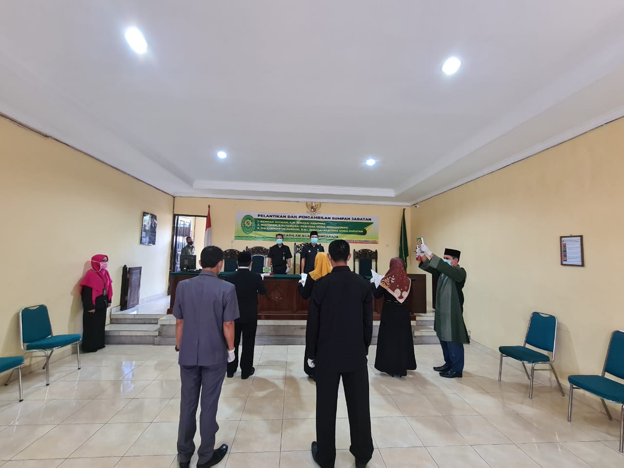 1 dari belakang